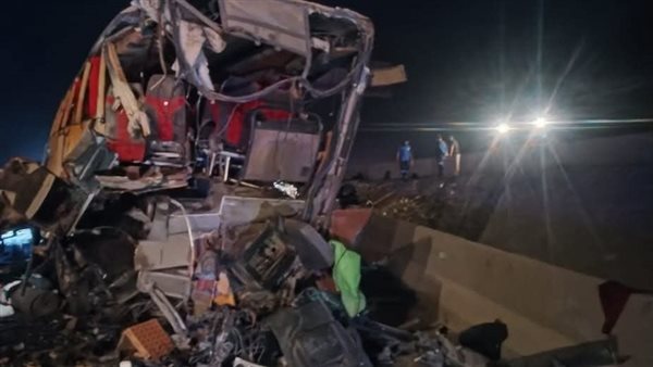  تصادم أتوبيس بسيارة