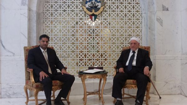 الدكتور أحمد عمر