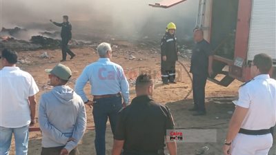 السيطرة على حريق اندلع في 3 مخازن ببورسعيد دون إصابات | صور 