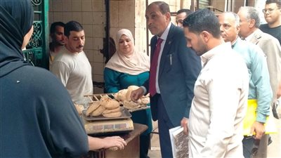 وكيل وزارة التموين بالقليوبية يتفقد المخابز والأسواق لمتابعة توافر السلع وضبط المنظومة التموينية