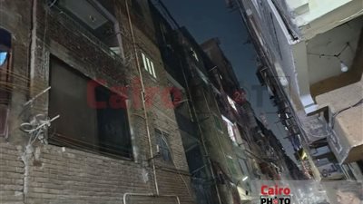 آثار حريق عقار مكون من 5 طوابق بشبرا الخيمة| صور