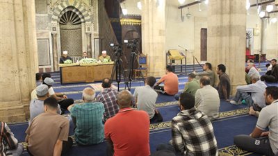 الملتقى الفقهي بالجامع الأزهر: العلماء ورثة الأنبياء والإخلاص والتواضع ركائز طالب العلم