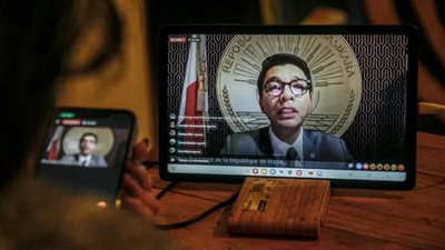 رغم خروجه من البلاد.. رئيس مدغشقر يعلن حلّ البرلمان بسبب تصاعد الاحتجاجات