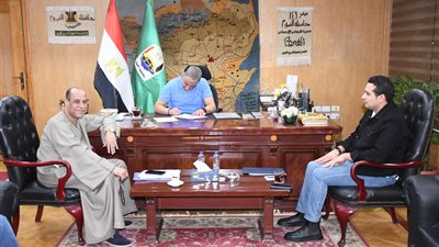 محافظ الفيوم يلتقي أعضاء مجلسي النواب والشيوخ لبحث مطالب المواطنين