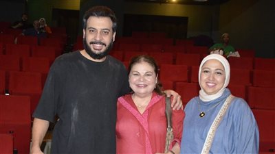 دعمًا لنجلها.. ماجدة زكي تحضر عرض أسير ضمن فعاليات مهرجان نقابة المهن التمثيلية للمسرح المصري| صور