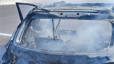 السائق قفز منها.. السيطرة على حريق ملاكي بطريق مصر إسكندرية الصحراوي | صور