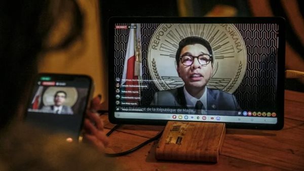 رئيس مدغشقر عبر البث