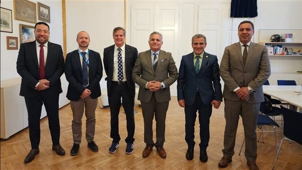 رئيس جامعة السويس