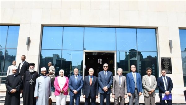 محافظ أسوان