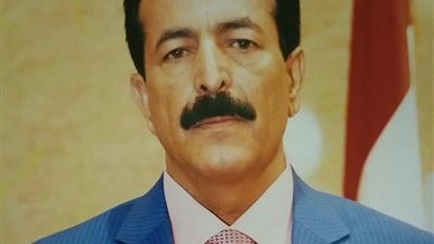 مسؤول يمني: السيسي رفض لقاء ترامب حين أراد تحويل غزة لمنتجع.. واليوم يستقبله بالقاهرة مرفوع الهامة