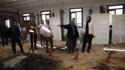 نائب محافظ الوادي الجديد تتابع أعمال إنشاء المركز التكنولوجي بديوان المحافظة