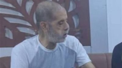 محمد عادل عميد أسرى قلقيلية بعد وصوله القاهرة: صمدنا 38 عامًا خلف القضبان.. والحمد لله أن تنفسنا الحرية على أرض مصر| خاص