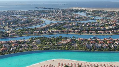 سميح ساويرس: دخول إعمار مصر لإقامة مشروع سياحي في البحر الأحمر يجذب نوعية جديدة من السياح