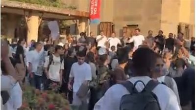 عار عليك.. كواليس طرد طلاب الجامعة الأمريكية للسفير الأمريكي السابق لدى إسرائيل من الحرم الجامعي | خاص