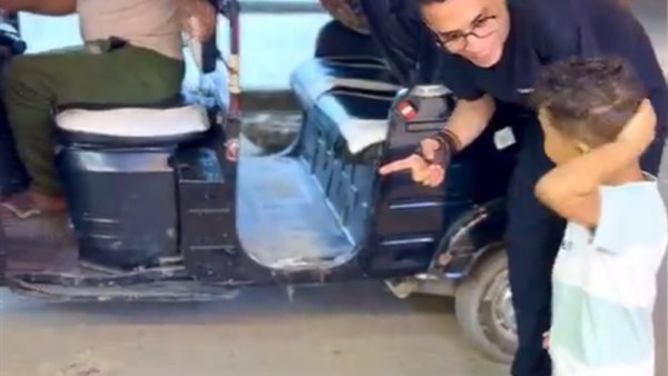 فيديو سائق التوكتوك