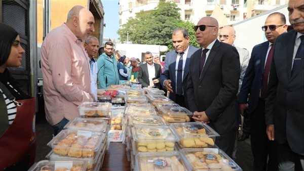 جانب من جولة المحافظ