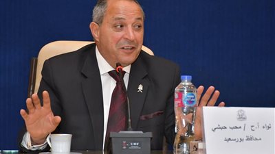 السرفيس بـ 5 جنيهات.. محافظ بورسعيد يعتمد تعريفة الركوب الجديدة بعد زيادة أسعار البنزين والسولار| صور 