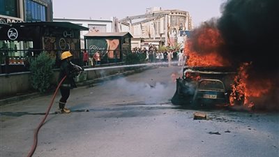السيطرة على حريق سيارة ملاكي أمام مول الخمسين بزهراء المعادي