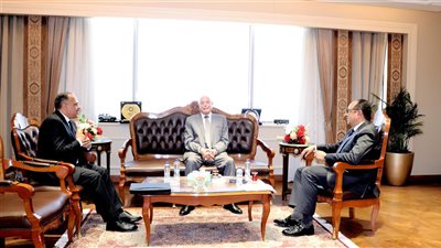 وزير قطاع الأعمال يستقبل مستشار الرئيس للتنمية المحلية ومحافظ الشرقية لبحث سبل استغلال أصول شركات تابعة