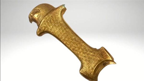 خنجر ذهبي برأس صقر