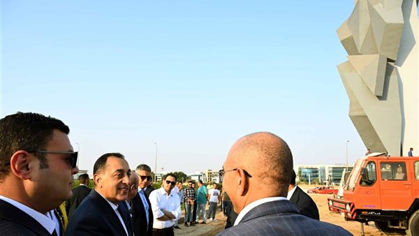 رئيس الوزراء فى محيط