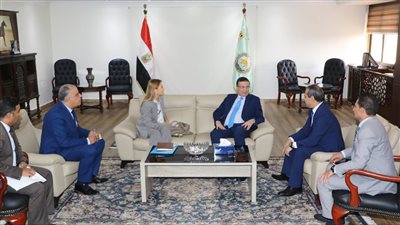 وزير الزراعة يبحث مع اليونسكو حماية التراث الزراعي والمعارف البيئية بالواحات