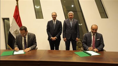 توقيع بروتوكولي تعاون بين السياحة والاتصالات | صور 