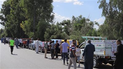 علاجه بـ20 مليون جنيه.. عشرات السيارات تجوب مساجد المنوفية لإنقاذ مدرس من التليف الرئوي| صور