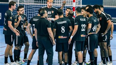 رجال يد الأهلي يكتسحون فلاورز البنيني ويتأهلون لنصف نهائي بطولة إفريقيا للأندية