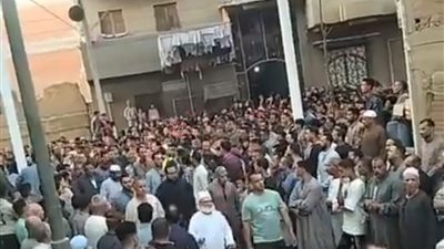 المئات يشيعون جثمان المهندس الشاب ضحية جاره في جريس بالمنوفية