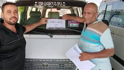 وضع ملصقات إجبارية بالتعريفة الجديدة على سيارات الأجرة في الوادي الجديد