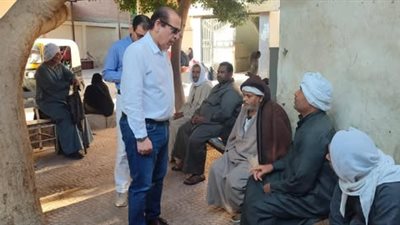 خلال جولة تفقدية.. نائب وزير الصحة يوجه بنقل مسؤولي مكتبي صحة فيديمين والغرق للتحقيق بالفيوم