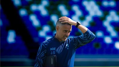 بعد خماسية النصر.. اجتماع هام في الفتح السعودي لحسم مصير جوميز