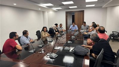 مسئولو جهاز مدينة القاهرة الجديدة يلتقون عددا من سكان المدينة لمناقشة مطالبهم ومقترحاتهم