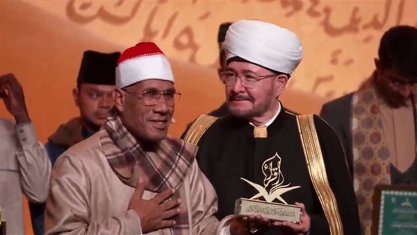  الشيخ القارئ عبدالفتاح