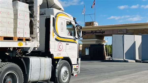 مساعدات الهلال الأحمر