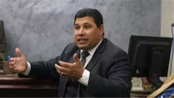  رئيس نقابة العاملين