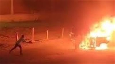 خلال تركيب الإكسسوارات.. حريق سيارة ميكروباص في قنا