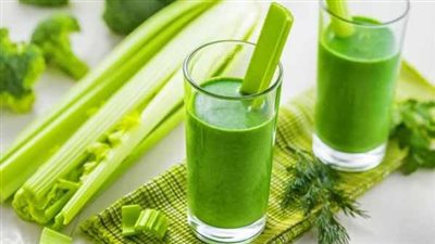 جربه لمدة 7 أيام.. فوائد عصير الكرفس يوميًا وسر مركباته الأربعة السحرية