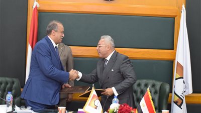 بحوث الإسكان والبناء يوقع بروتوكول تعاون مع هندسة حلوان لدعم العمران الأخضر