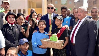 محافظ الأقصر يدشن مبادرة تاريخ بلدنا في عيون ولادنا لترسيخ الانتماء الوطني بين الطلاب