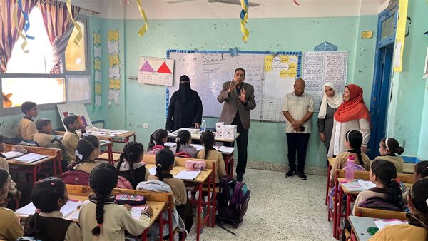 عادل عتلم يتفقد مدارس