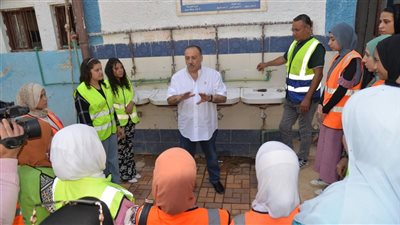 محافظ أسيوط يشهد تدريبا عمليا لطالبات الثانوية الصناعية على أعمال السباكة الخفيفة