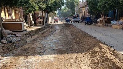 محافظ أسيوط: حملات تسوية وتمهيد للشوارع بالغنايم لتحسين الخدمات ورفع كفاءة منظومة النظافة