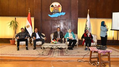 محافظة الفيوم تعقد جلسة نقاشية حول تأثير التغيرات المناخية على الموارد المائية