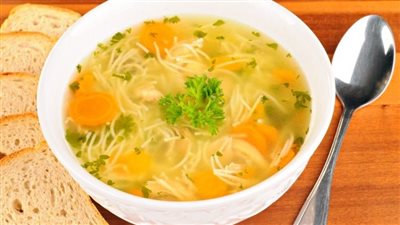 بالبطاطا والقرع.. طريقة عمل شوربة الخضار بالشعرية بوصفة مميزة