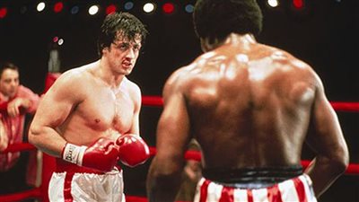 أنتوني إيبوليتو يُجسّد أسطورة سيلفستر ستالون في فيلم I Play Rocky