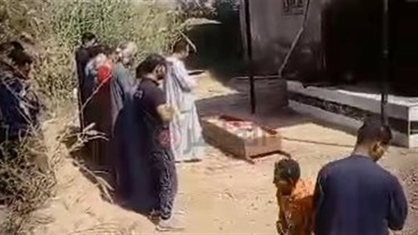 لحظة صلاة الجنازة