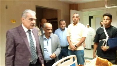 رئيس جامعة أسوان يتابع الحالة الصحية لطلاب جامعة بنها المصابين خلال توجههم لمشاهدة ظاهرة تعامد الشمس