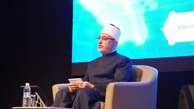 المفتي: صوت المرأة واسمها ليسا عورة.. والنبي نادى عمته وابنته باسميهما